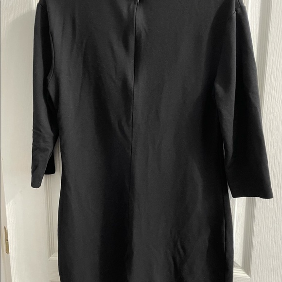 Little Back Dress Flattering Cut Out Design - Picture 4 of 6